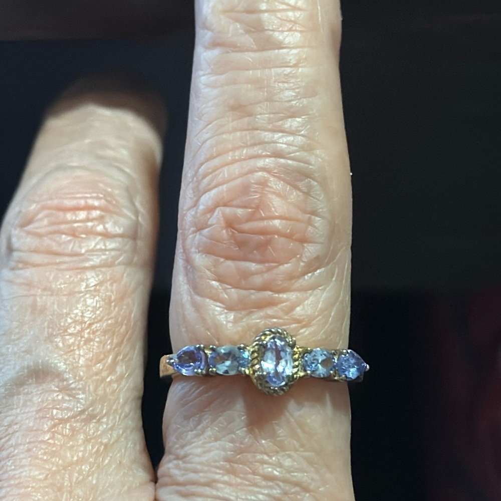 Tanzanite ring in 925 sterling silver